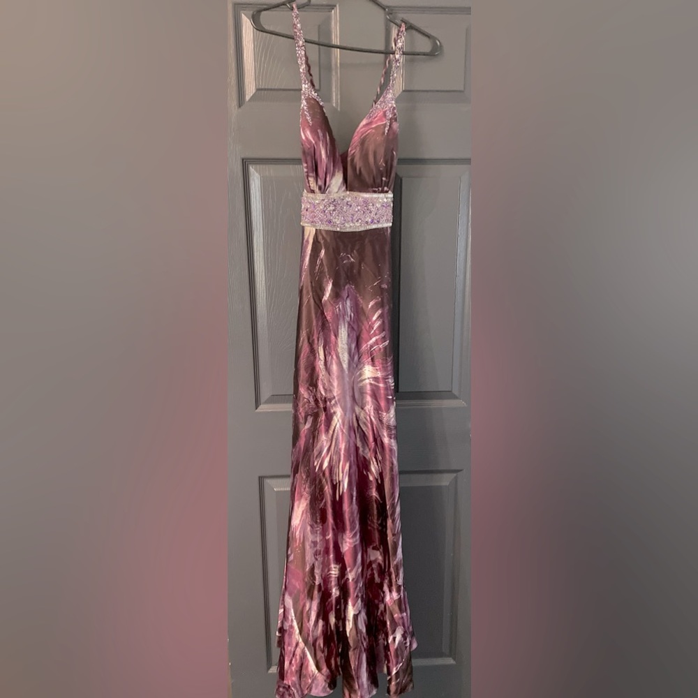 RIVA DESIGNS SZ 8 Purple Lilac and White BEADED FORMAL EVENING GOWN